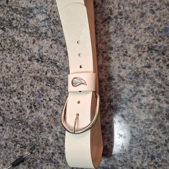1980's White, 4in wide belt, 42 in. Long. I wore this in the 80's. Buckle is 3x3 - Picture 1 of 9